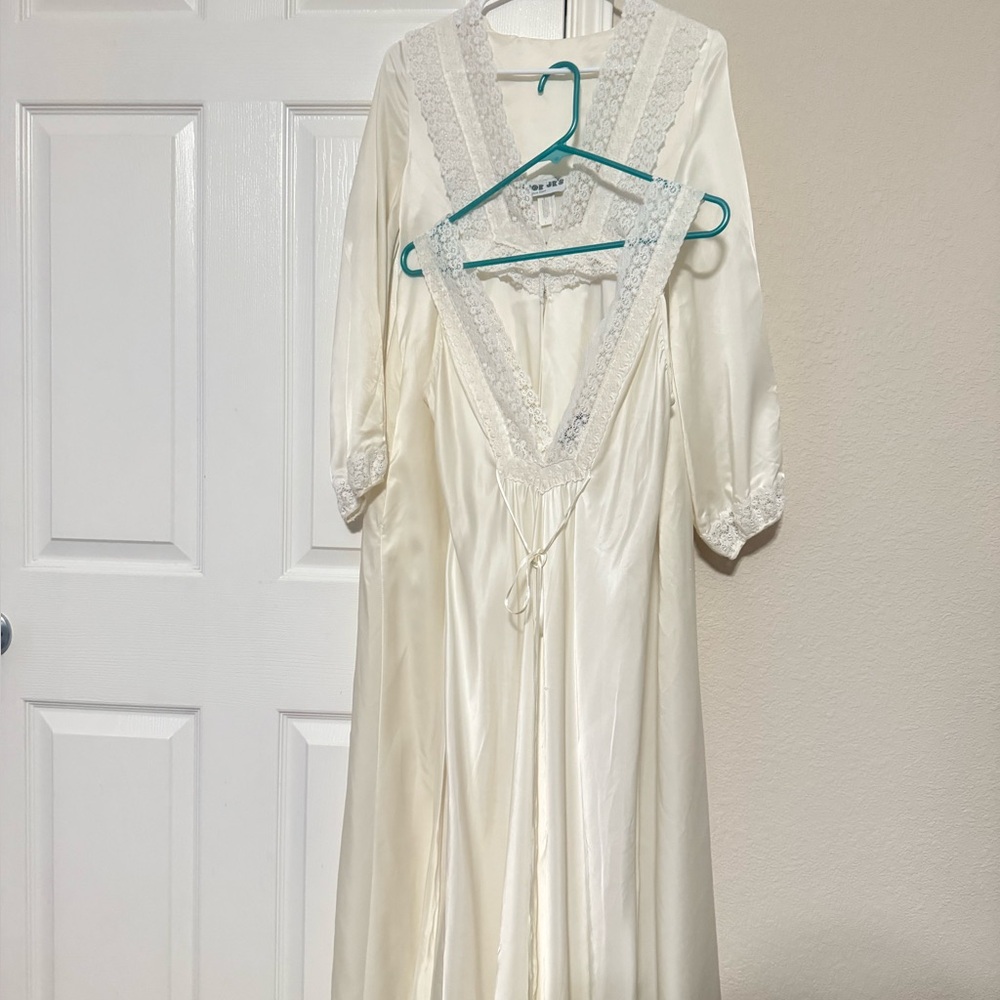 Vintage Ivory Lace Trim Satin Nightgown Set - Women's Pajamas